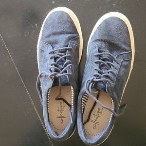 Casual women's sneakers